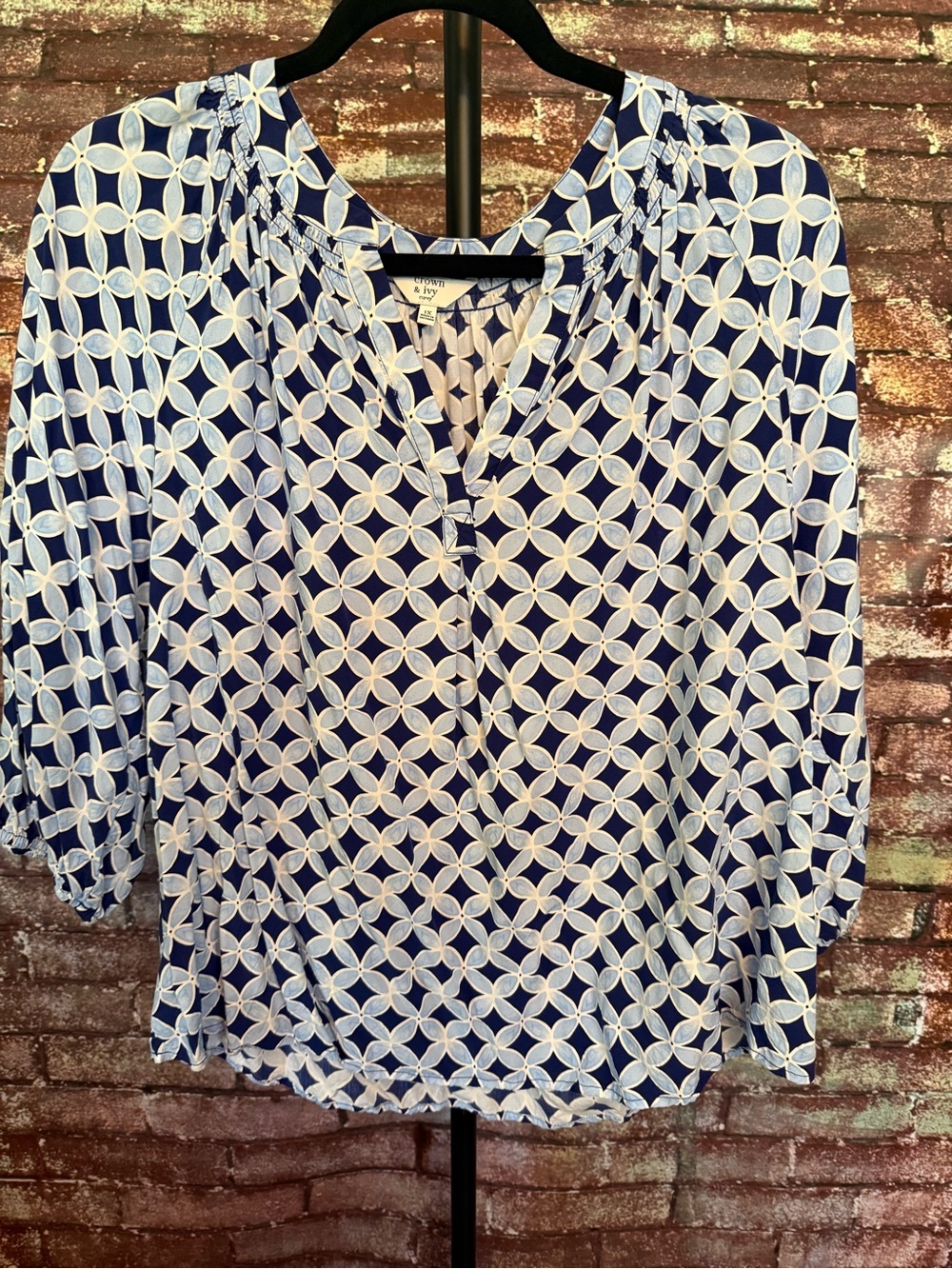 crown & ivy Blue and White Geometric Peasant Blouse